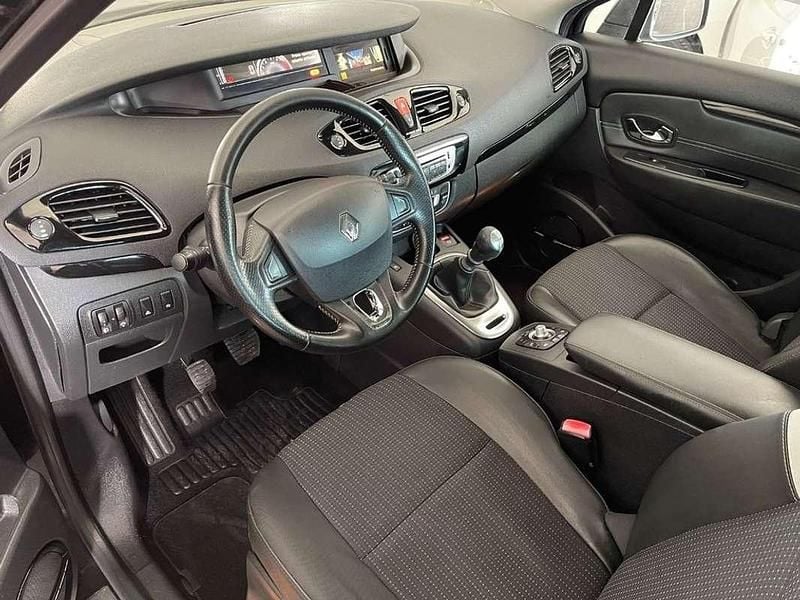 Usado Renault Scénic III Bose Edition 130 CV (95 kW) 2013 Negro Monovolumen