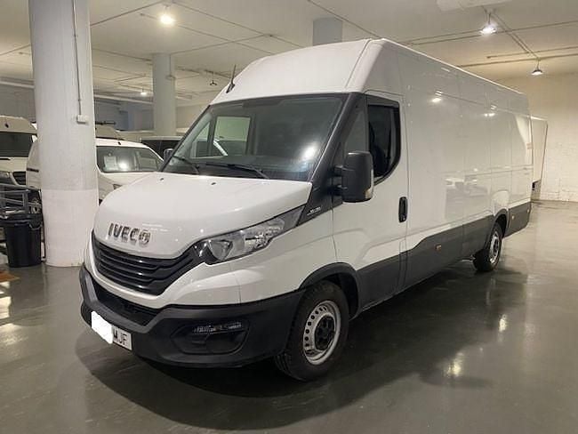 Usado Iveco Daily 160 CV (117 kW) 2023 Blanco Berlina