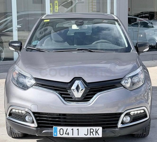 Usado Renault Captur Intens 90 CV (66 kW) 2015 Gris / plata SUV