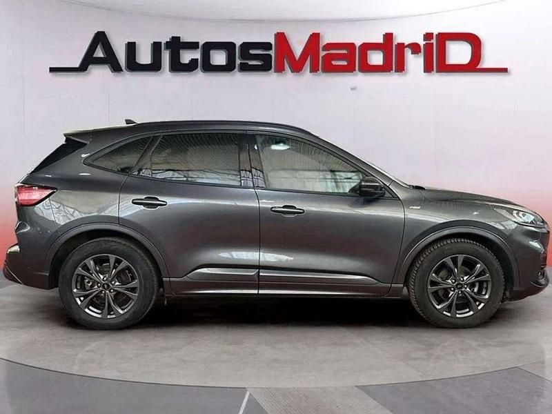 Usado Ford Kuga ST-Line 120 CV (88 kW) 2023 Gris SUV
