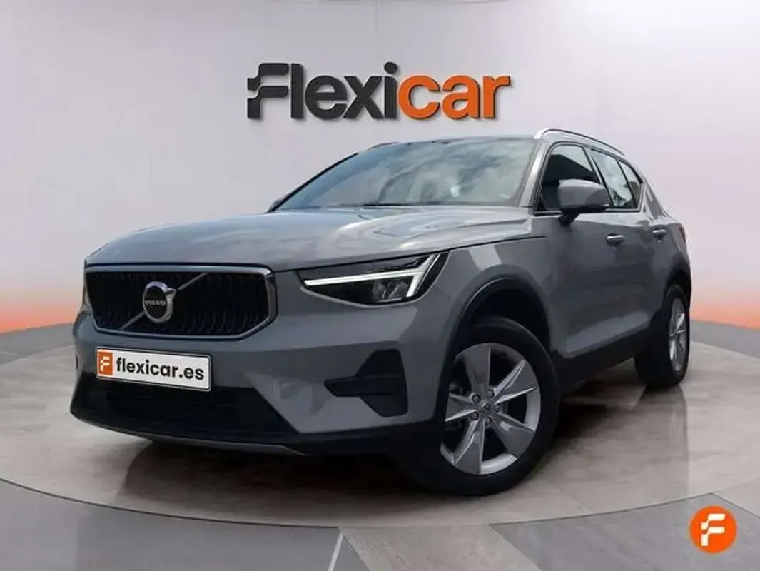 Usado Volvo XC40 Core 129 CV (94 kW) 2024 Gris SUV