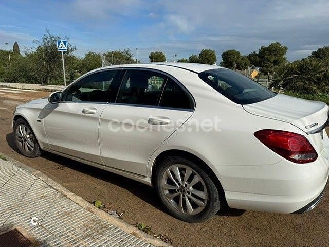 Usado Mercedes C300e 320 CV (235 kW) 2021 Blanco Berlina