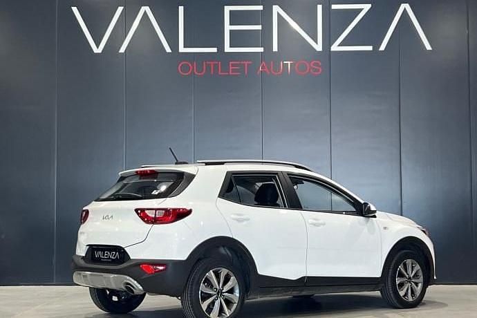Usado Kia Stonic 85 CV (62 kW) 2023 SUV