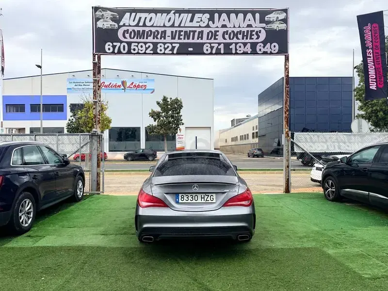 Usado Mercedes CLA220 AMG line 177 CV (130 kW) 2014 Gris / plata Berlina