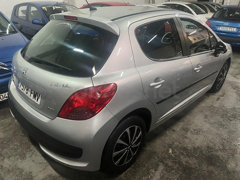 Usado Peugeot 207 75 CV (55 kW) 2007 Gris / plata Berlina