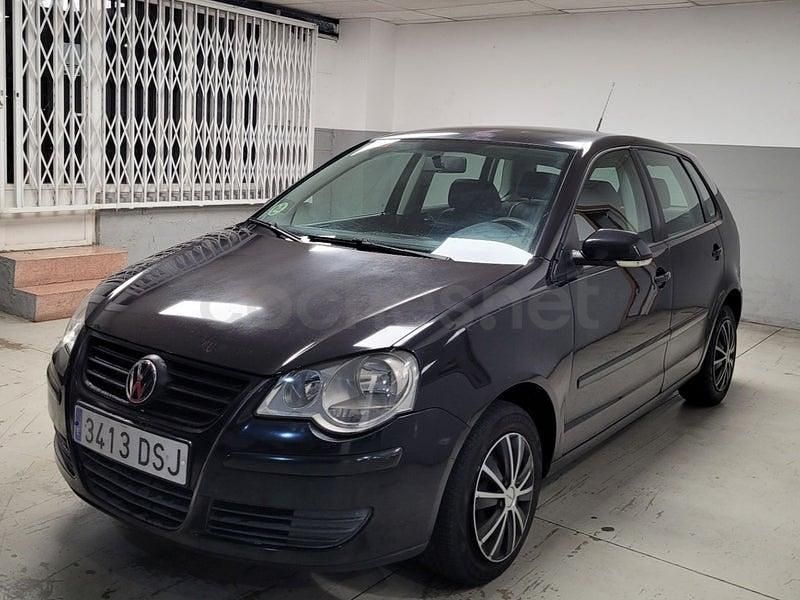 Usado VW Polo Advance 80 CV (58 kW) 2005 Negro Utilitario
