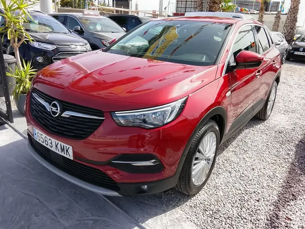 Usado Opel Grandland X Business 120 CV (88 kW) 2018 Rojo SUV