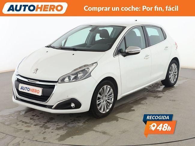 Usado Peugeot 208 Allure 82 CV (60 kW) 2017 Blanco Utilitario