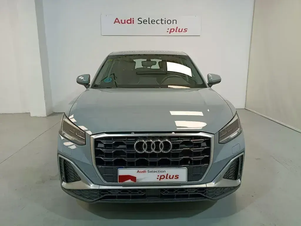 Usado Audi Q2 S-Line 116 CV (85 kW) 2022 Gris / plata SUV