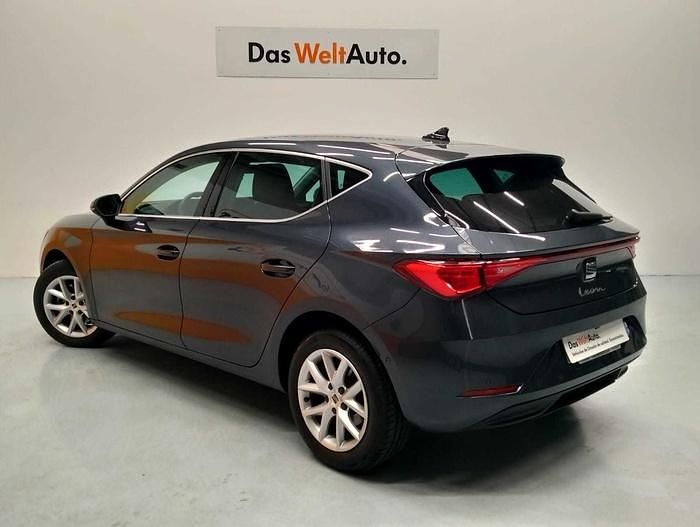 Usado Seat Leon Style 116 CV (85 kW) 2025 Gris