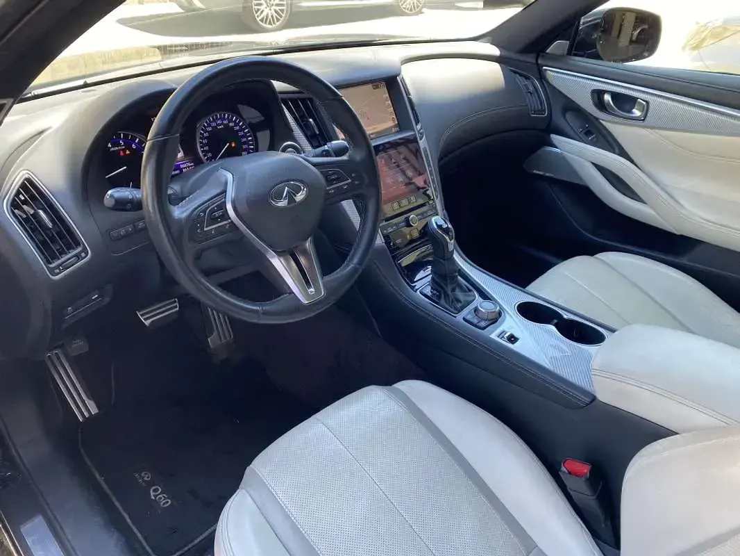 Usado Infiniti Q60 Sport Tech 405 CV (297 kW) 2019 Negro Coupe