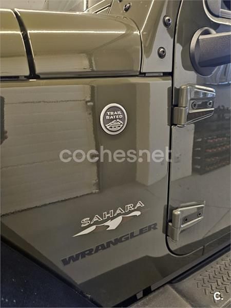 Usado Jeep Wrangler Sahara 284 CV (208 kW) 2017 Verde SUV