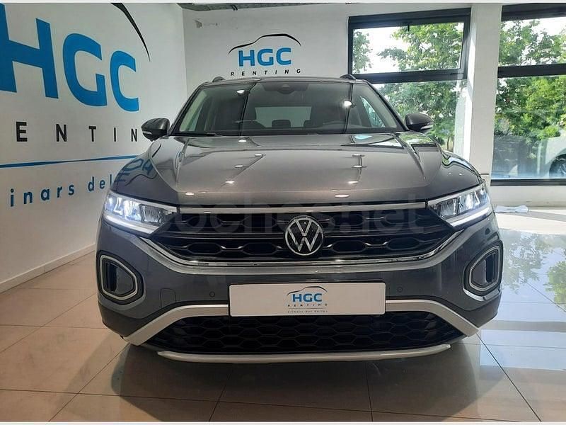 Usado VW T-Roc 150 CV (110 kW) 2025 Gris / plata SUV