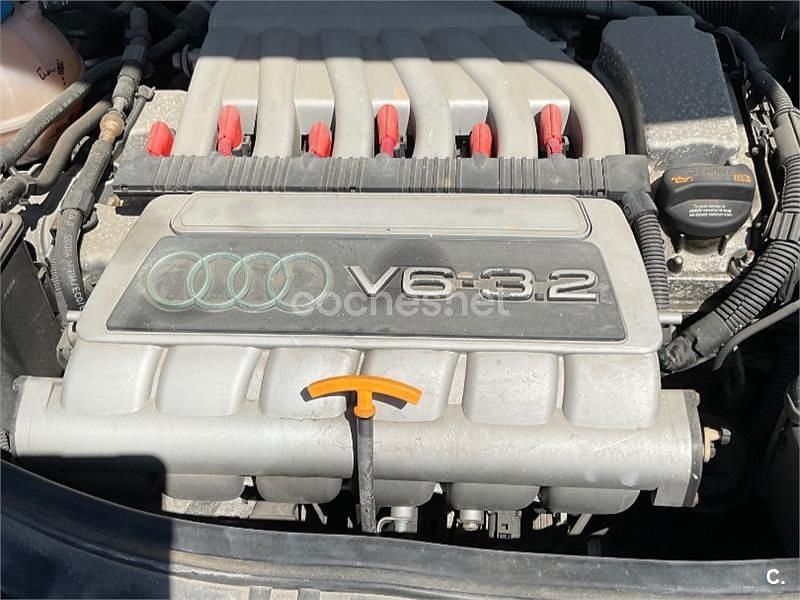 Usado Audi TT Premium 250 CV (183 kW) 2006 Gris / plata Coupe