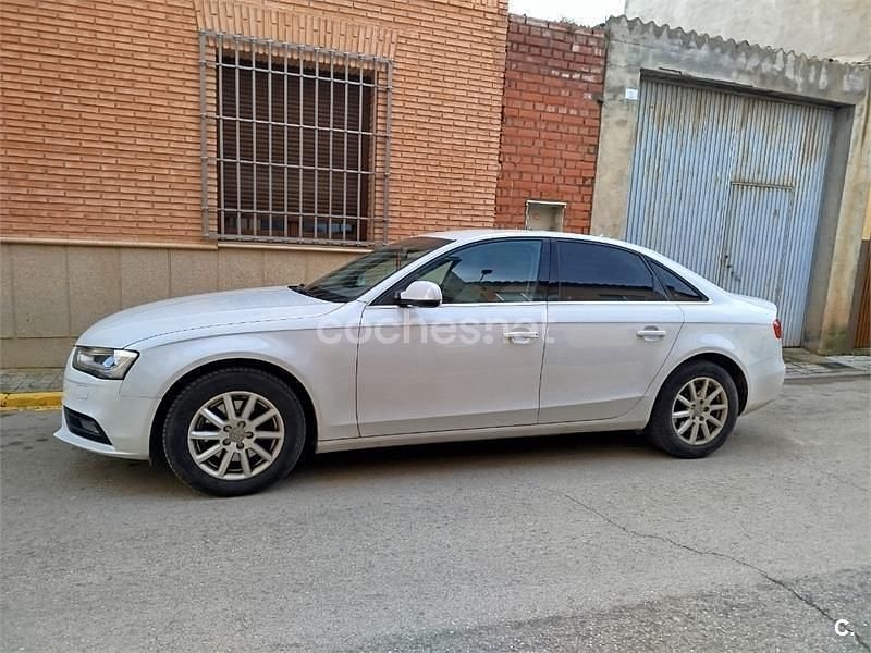 Usado Audi A4 120 CV (88 kW) 2012 Blanco Berlina