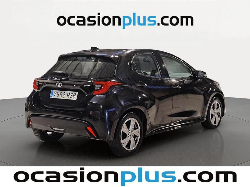 Usado Toyota Yaris Hybrid Active 116 CV (85 kW) 2024 Blanco Utilitario