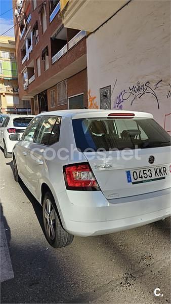 Usado Skoda Fabia Active 95 CV (69 kW) 2018 Blanco Berlina