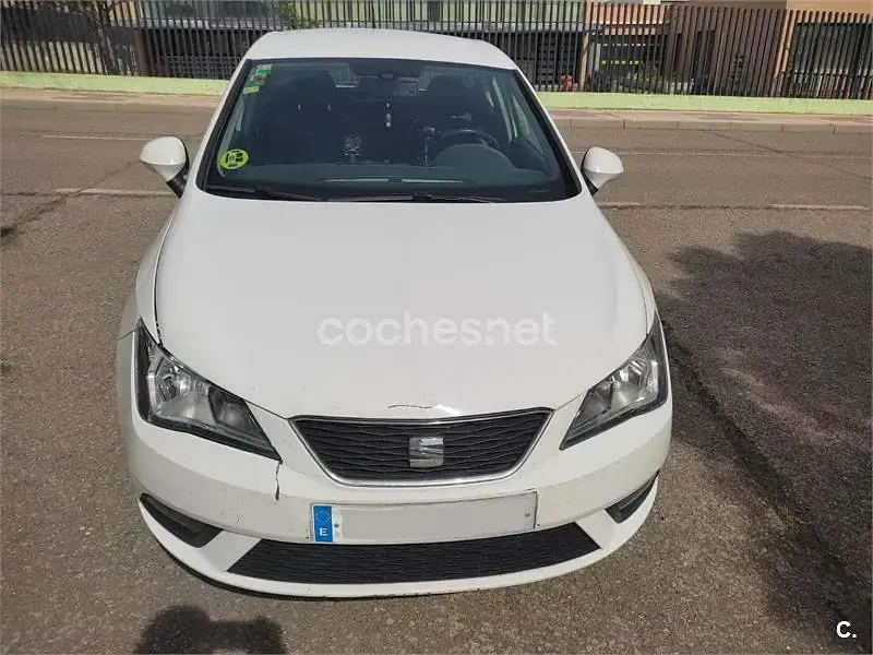Usado Seat Ibiza Style 90 CV (66 kW) 2014 Blanco Berlina
