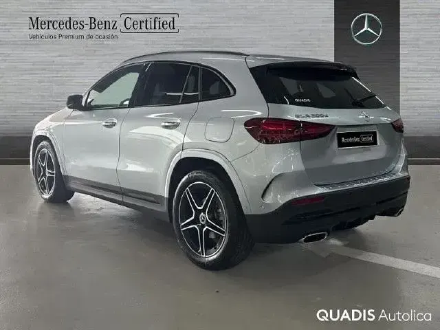 Nuevo Mercedes GLA200 150 CV (110 kW) 2025 Plata hightech SUV