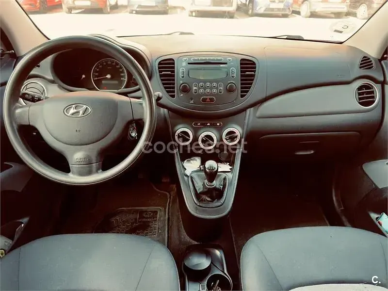 Usado Hyundai i10 Classic 66 CV (48 kW) 2011 Rojo Utilitario