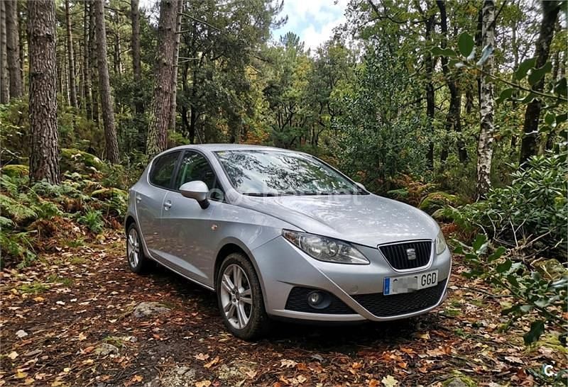 Usado Seat Ibiza Reference 90 CV (66 kW) 2010 Blanco Berlina