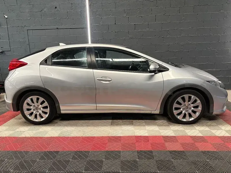 Usado Honda Civic Sport 120 CV (88 kW) 2013 Gris / plata Berlina