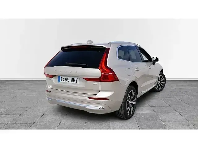 Usado Volvo XC60 Plus 350 CV (257 kW) 2024 Gris SUV