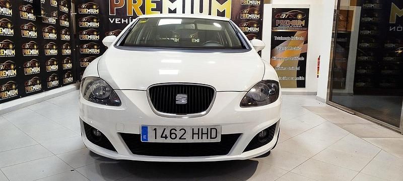Usado Seat Leon Style 105 CV (77 kW) 2011 Blanco Utilitario