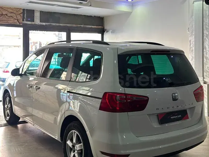 Usado Seat Alhambra Ecomotive 140 CV (102 kW) 2013 Blanco Monovolumen