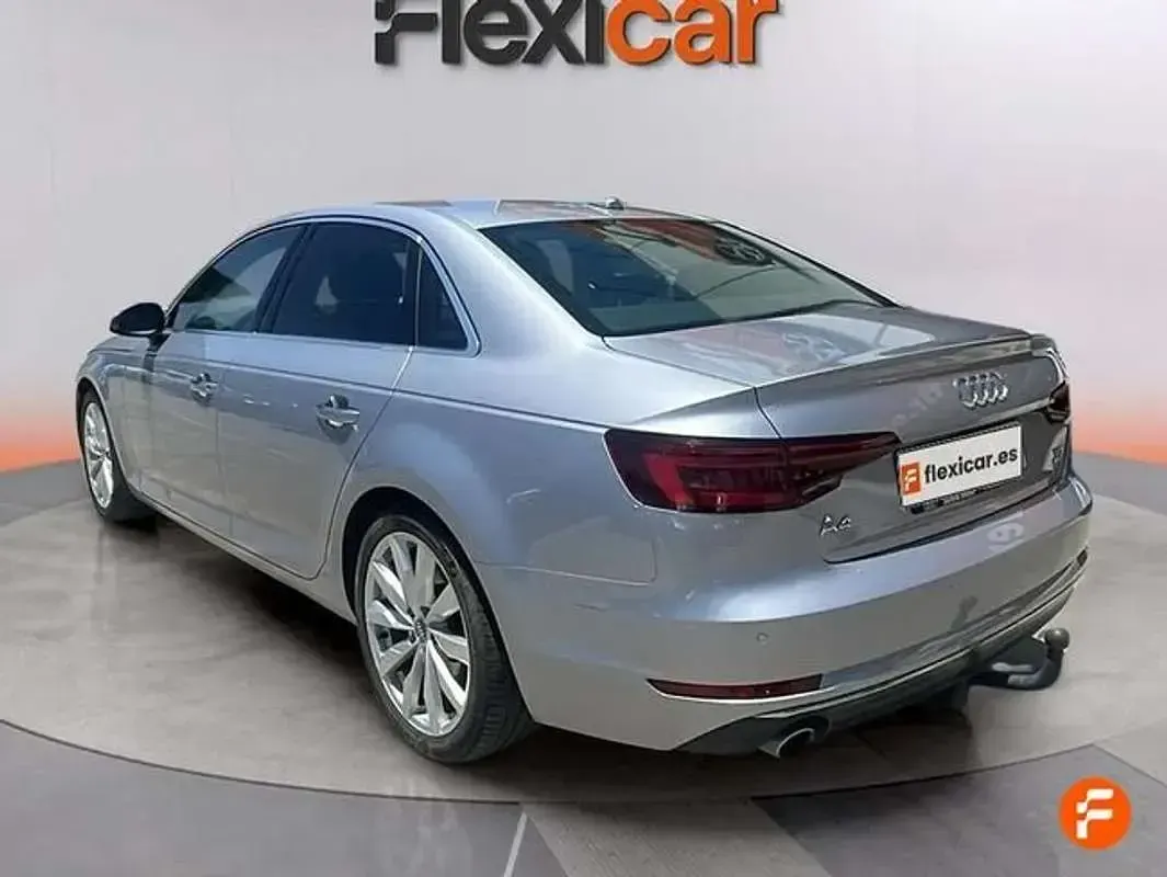 Usado Audi A4 150 CV (110 kW) 2018 Gris Berlina