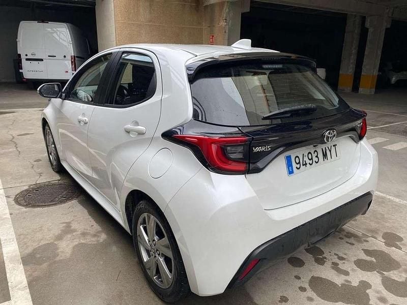 Usado Toyota Yaris Hybrid Active 116 CV (85 kW) 2025 Blanco Utilitario