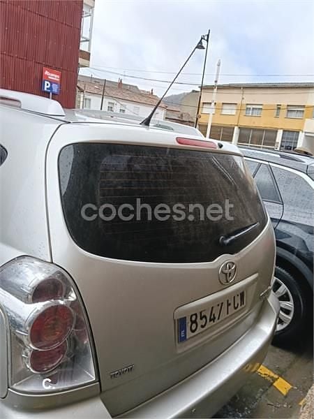 Usado Toyota Corolla Verso Sol 129 CV (94 kW) 2006 Beige Monovolumen