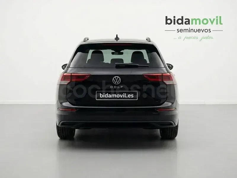Usado VW Golf VIII Life 115 CV (84 kW) 2022 Negro Familiar