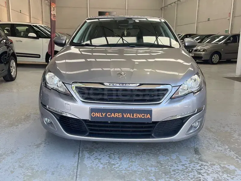 Usado Peugeot 308 Style 100 CV (73 kW) 2016 Gris / plata Berlina