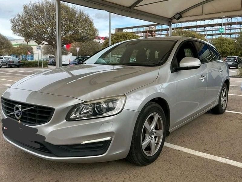 Usado Volvo V60 Kinetic 120 CV (88 kW) 2017 Gris / plata Familiar