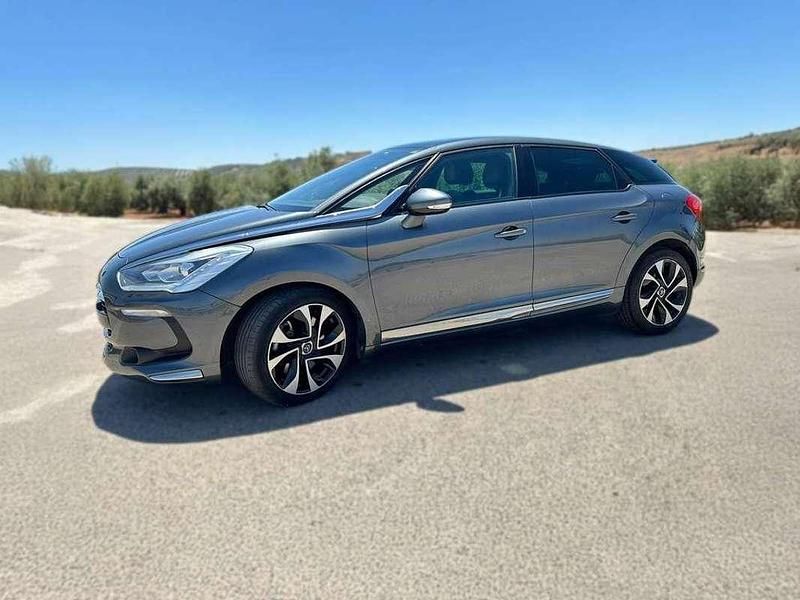 Usado Citroën DS5 Style 163 CV (119 kW) 2015 Blanco Utilitario