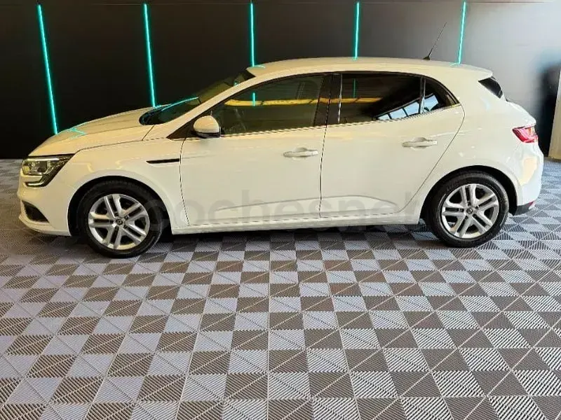Usado Renault Mégane Business 115 CV (84 kW) 2019 Blanco Berlina