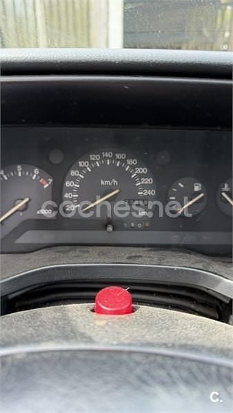 Usado Ford Orion Ghia 89 CV (65 kW) 1989 Gris / plata Berlina