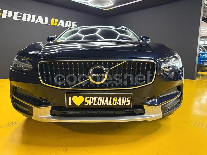 Käytetty Volvo V90 CC 235 HP (172 kW) 2017 Sininen Farmari