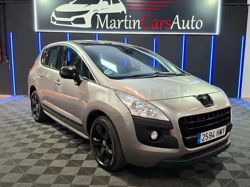 Usado Peugeot 3008 Active 112 CV (82 kW) 2012 Beige Familiar