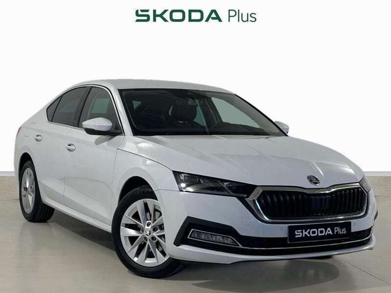 Blanco Nuevo 2024 Skoda Octavia Selection Berlina | 29.000 € (Precio justo) - Imagen 1/4