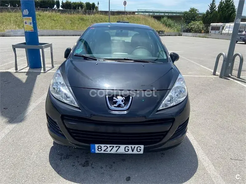 Usado Peugeot 207 75 CV (55 kW) 2010 Negro Berlina