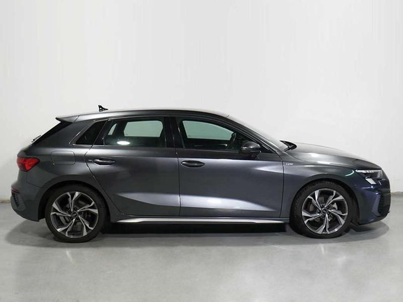 Usado Audi A3 Sportback S-Line 150 CV (110 kW) 2022 Gris Utilitario