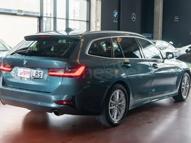 Käytetty BMW 330 Sport Line 286 HP (210 kW) 2021 Sininen Farmari