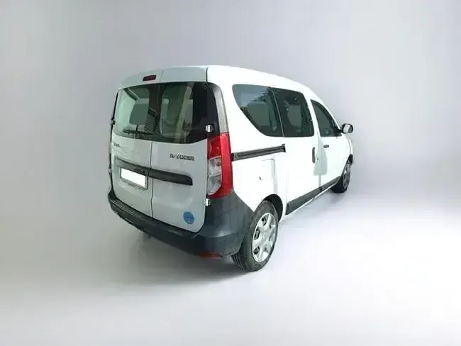 Usado Dacia Dokker Ambiance 102 CV (75 kW) 2019 Blanco Monovolumen