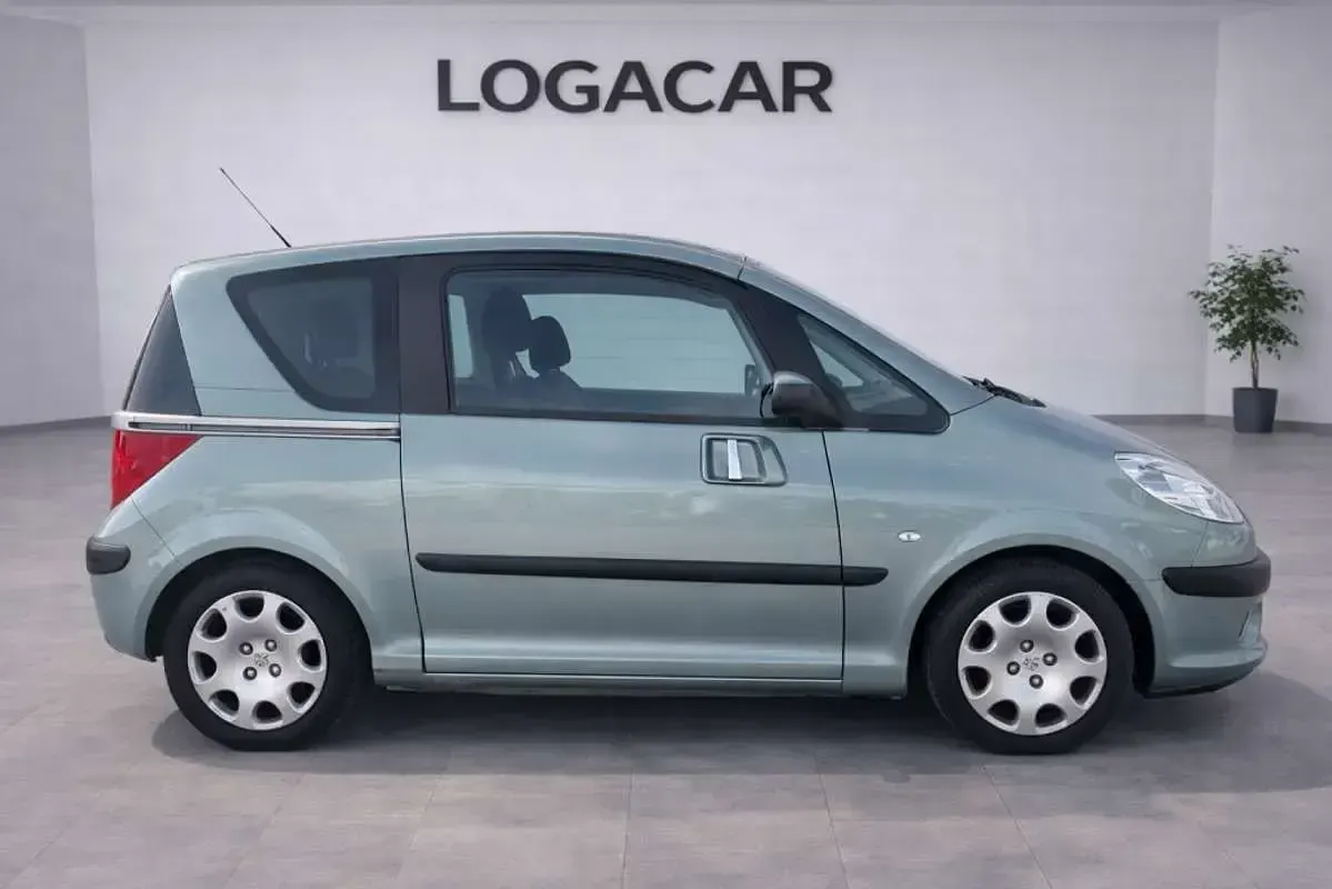 Usado Peugeot 1007 75 CV (55 kW) 2005 Azul Monovolumen