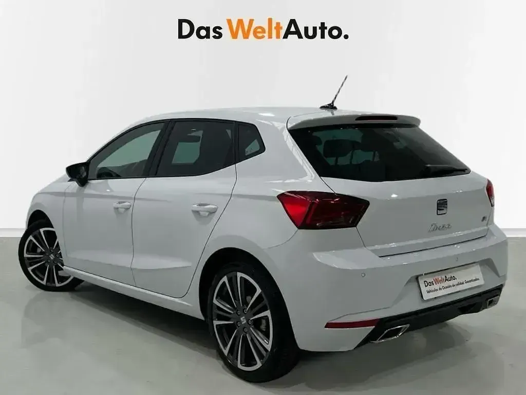 Usado Seat Ibiza FR 150 CV (110 kW) 2024 Blanco Utilitario