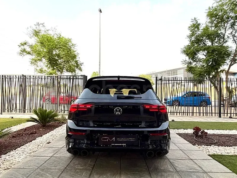 Usado VW Golf VIII R 333 CV (244 kW) 2024 Negro Berlina