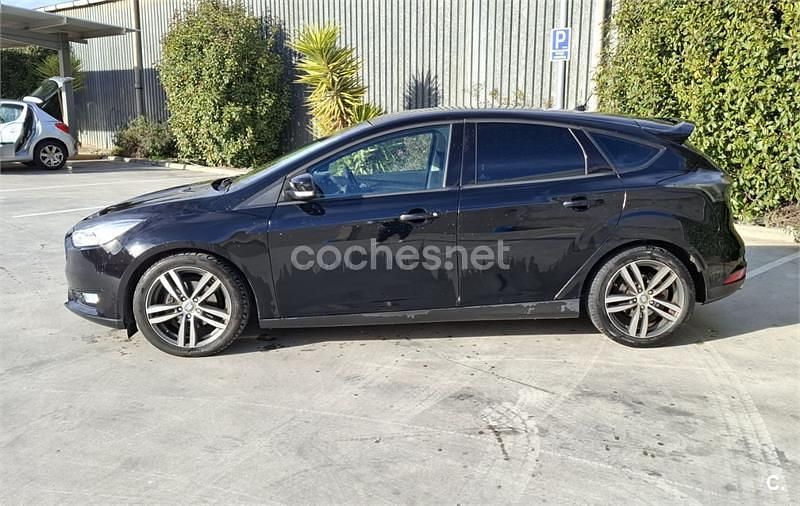 Negro Usado 2016 Ford Focus Berlina | 9000 € (Precio justo) - Imagen 1/4
