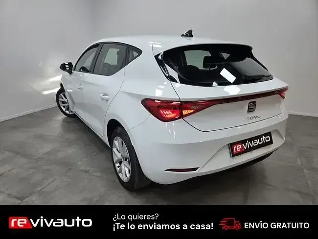 Usado Seat Leon Reference 115 CV (84 kW) 2021 Blanco Berlina